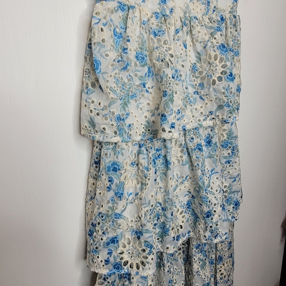 En Saison Claire Tiered Eyelet Midi Dress S Blue White Floral En Saison Claire Tiered Eyelet Midi Dress S Blue White Floral